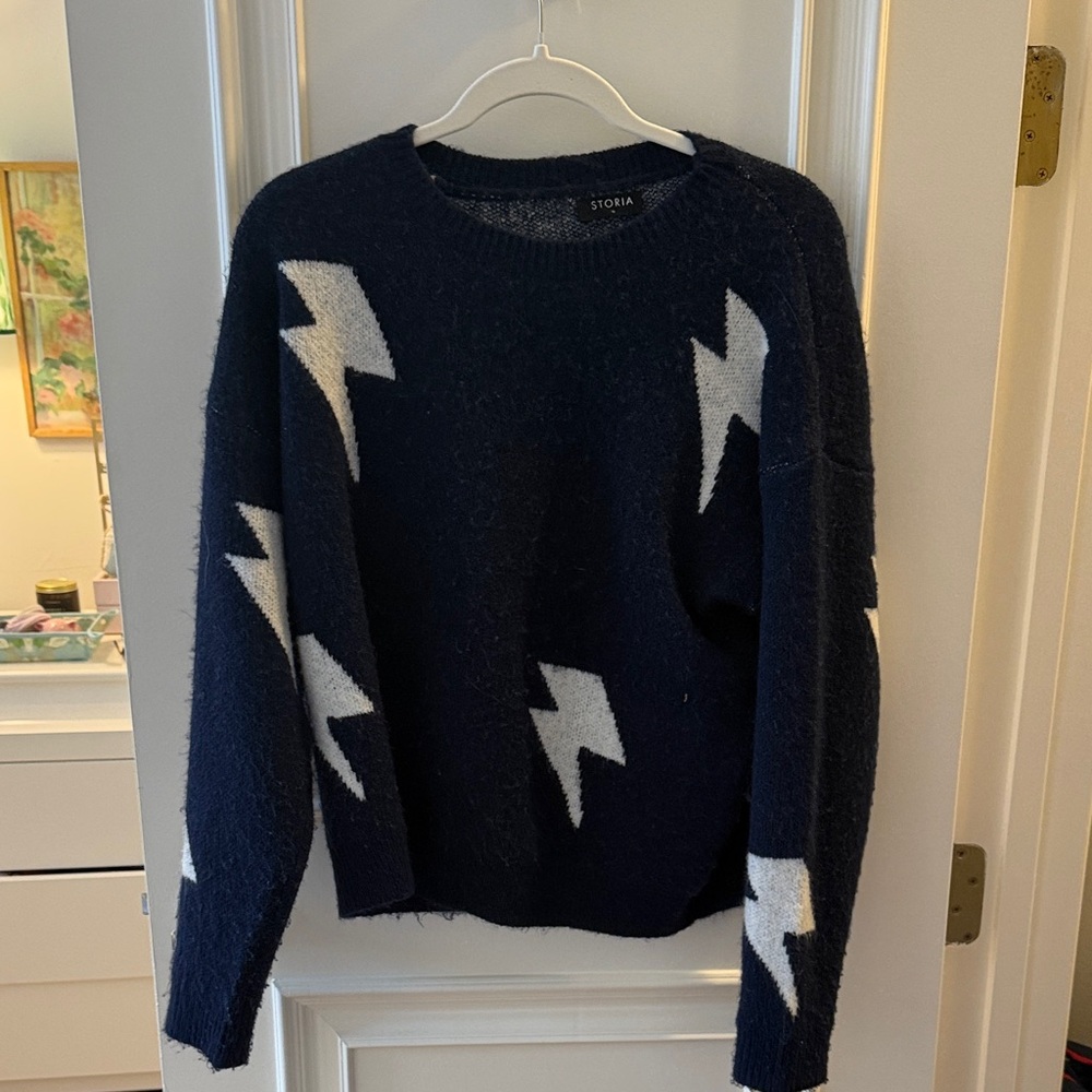 Storia Dark Blue and White Bolt Sweater